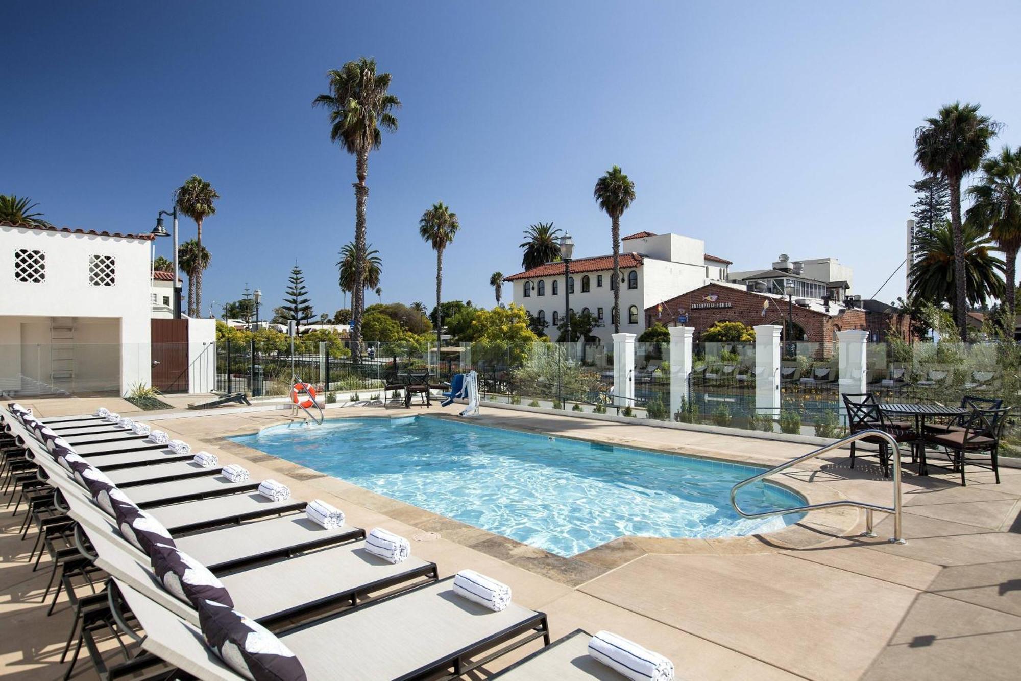 Moxy Santa Barbara Hotel Exterior photo