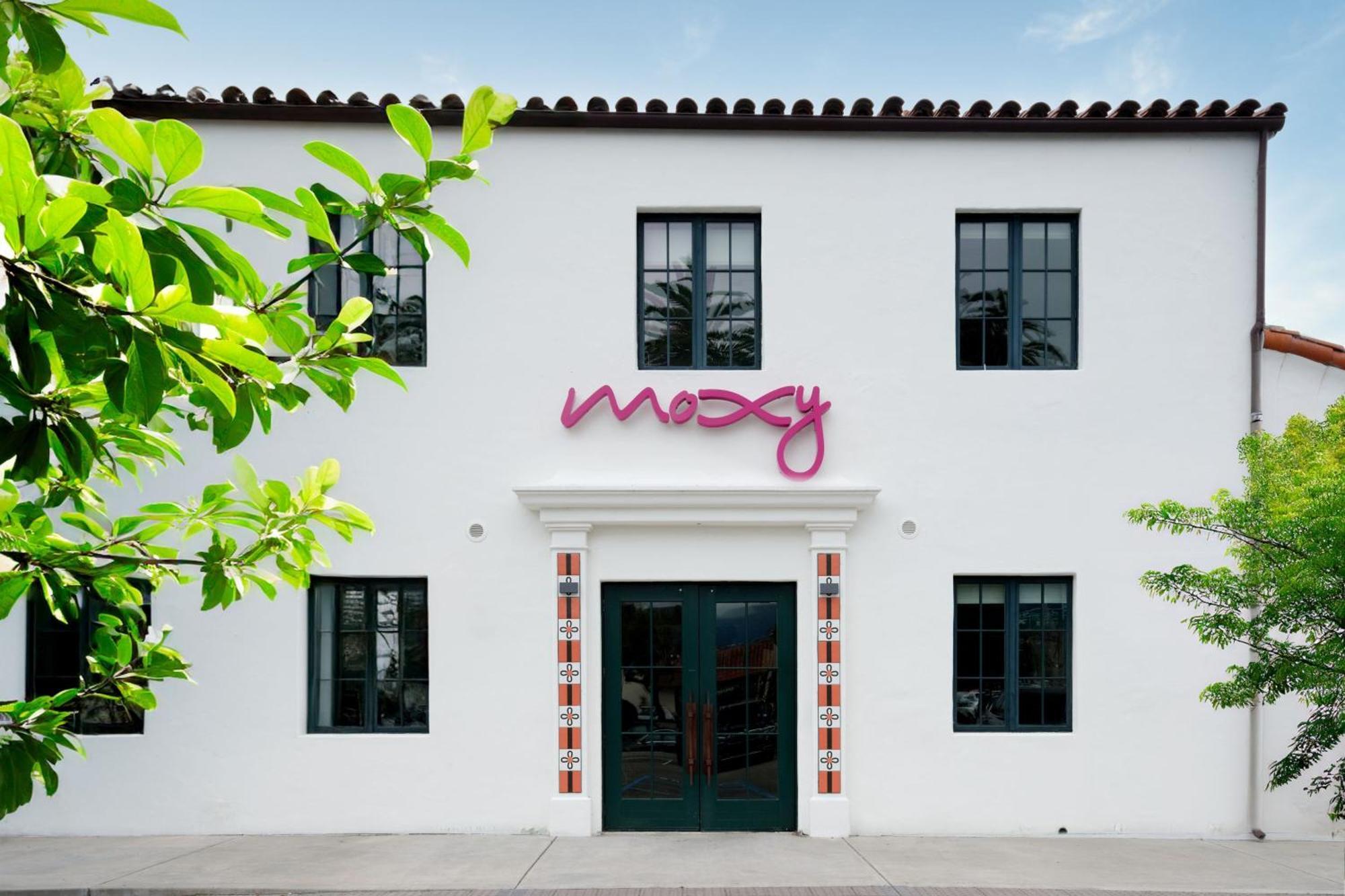 Moxy Santa Barbara Hotel Exterior photo